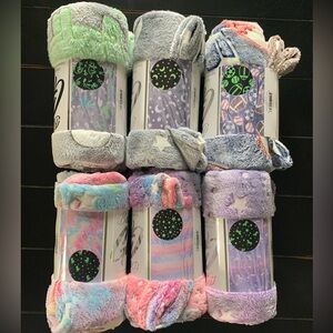 NWT Glow in the Dark throw Blankets - 50x60 inches